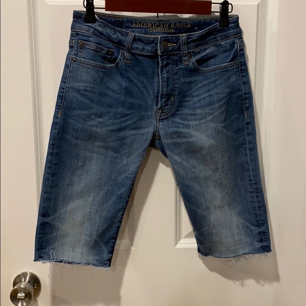 AEO Bermuda Cut Offs sz 28 stretch